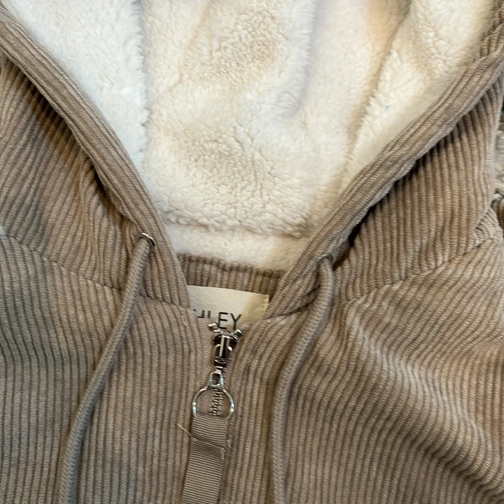 Sherpa Jacket - Picture 2 of 6